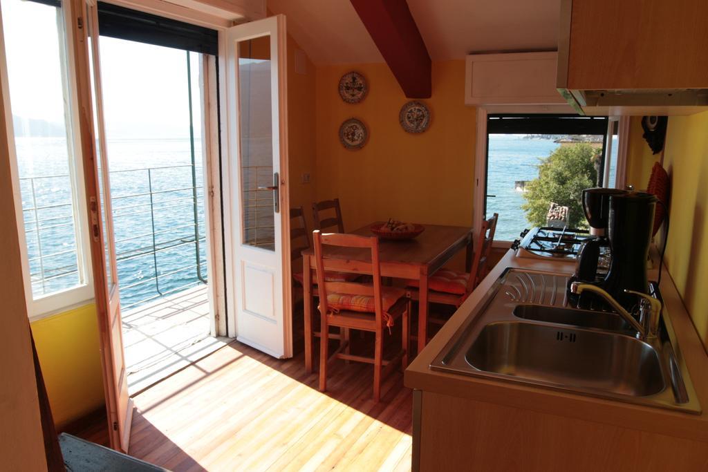 Villa Residence La Limonaiaガルニャーノ 部屋 写真